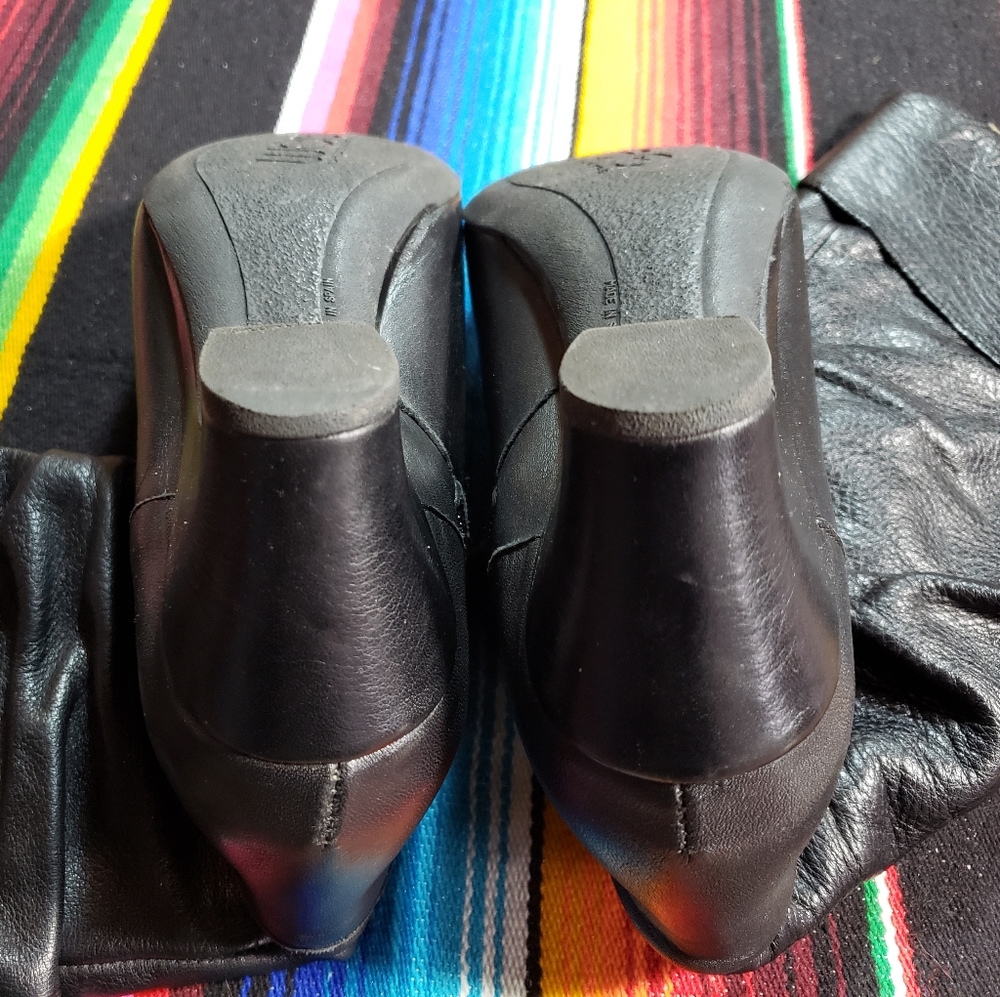 Boots - Picture 2 of 6